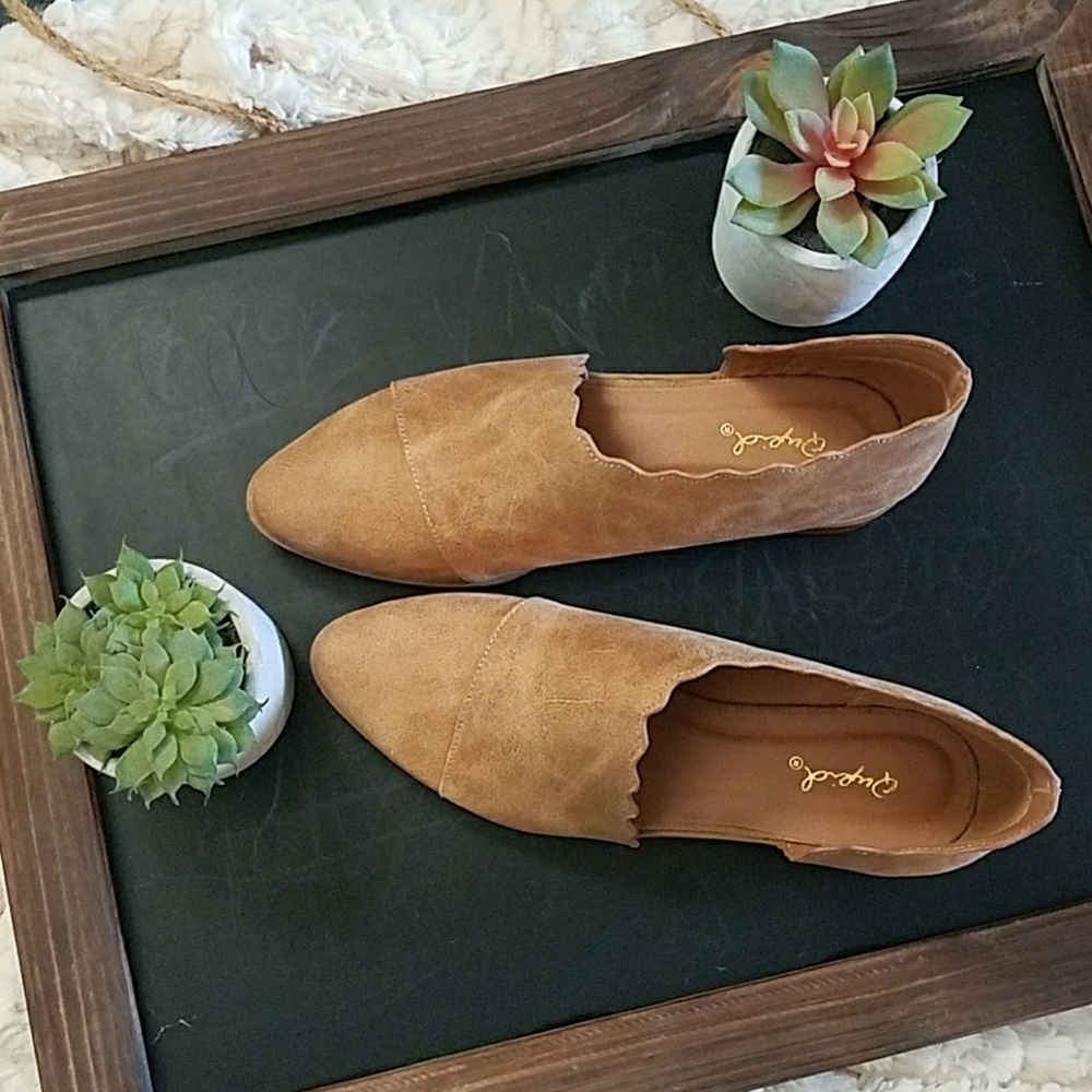 ❣5🌟❣Camel Scalloped Tuxedo Ankle Boot❣ - Picture 3 of 6